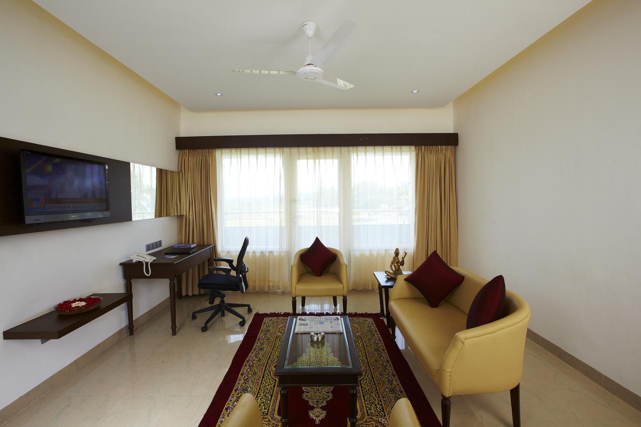 Rns Golf Resort & Nature Cure Centre Māvalli 외부 사진
